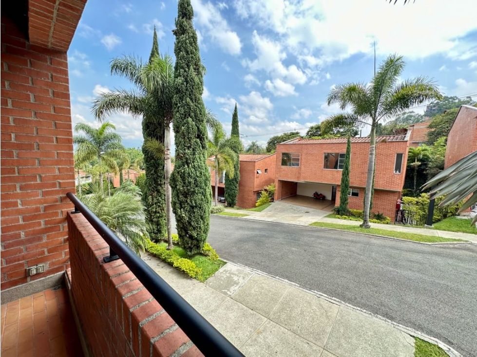 Casa en venta Antioquia Envigado Zúñiga 300 m2 Habitaciones 6 Baños 6 Garajes 4 Precio $2150000000