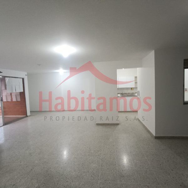 Apartamento en arriendo Antioquia Envigado Primavera 110 m2 Habitaciones 3 Baños 2 Garajes 1 Precio $2800000