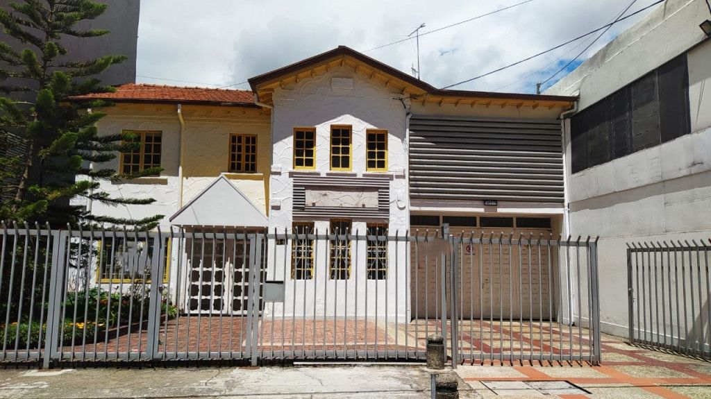 Casa en venta Cundinamarca Bogotá La Porciuncula 338 m2 Habitaciones 6 Baños 3 Garajes 0 Precio $2900000000