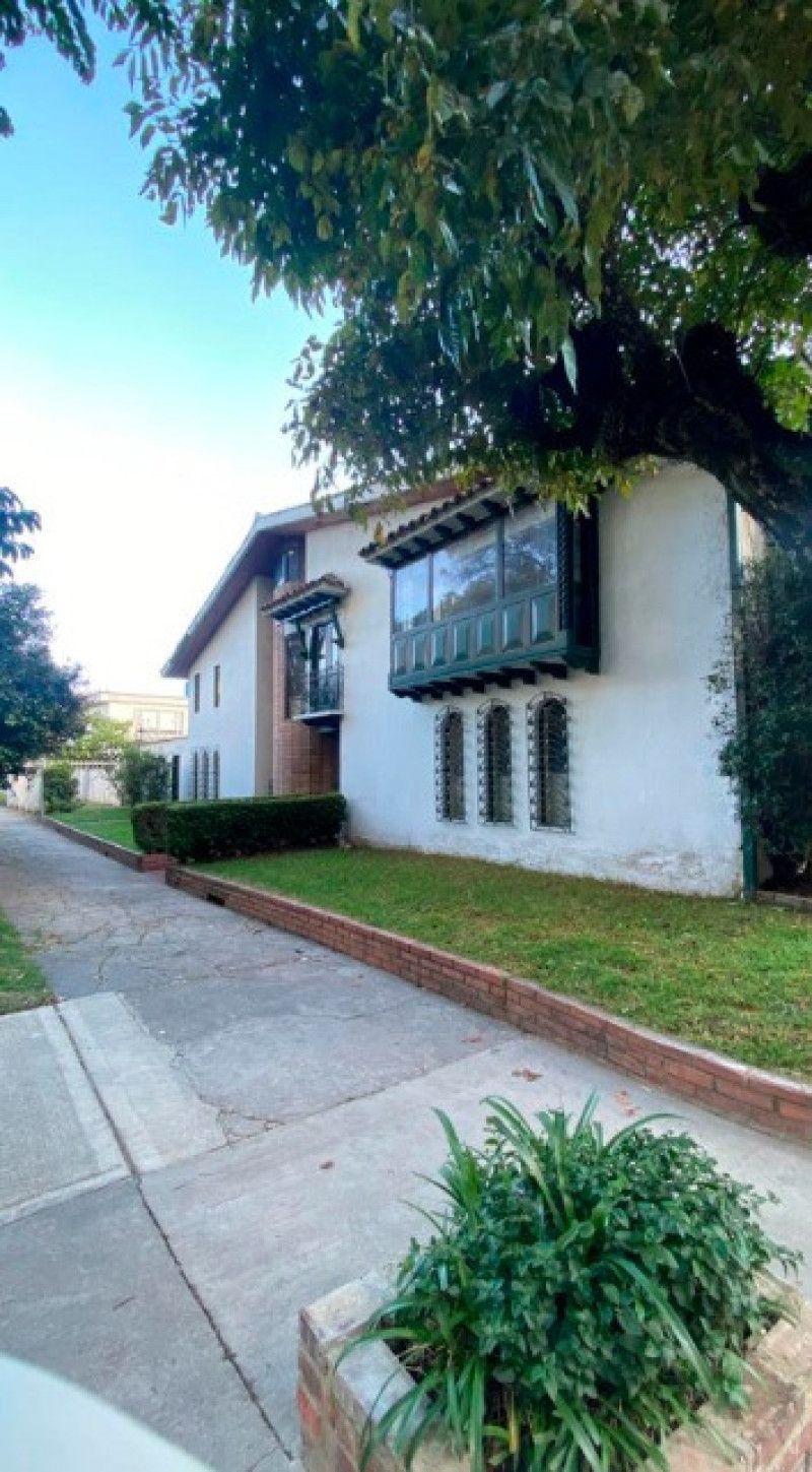 Casa en arriendo Cundinamarca Bogotá Estoril 244 m2 Habitaciones 4 Baños 3 Garajes 4 Precio $10000000