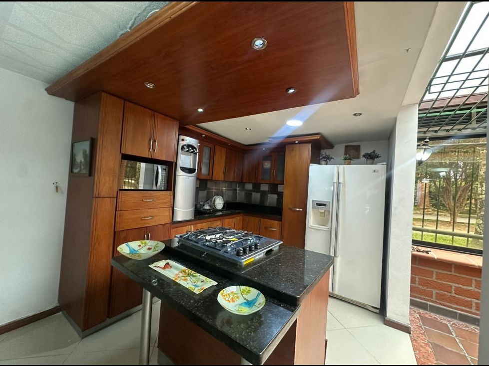 Casa en arriendo Antioquia Medellín La Mota 170 m2 Habitaciones 3 Baños 2 Garajes 2 Precio $3900000