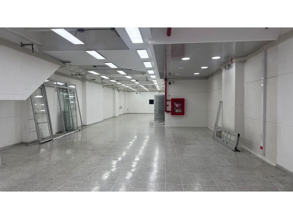 Bodega en venta Antioquia Medellín El Salvador 260 m2 Habitaciones 0 Baños 2 Garajes 1 Precio $1700000000