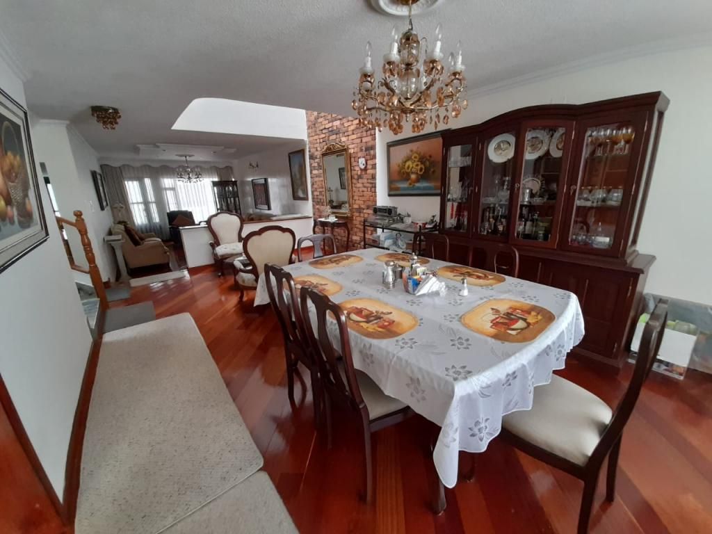 Casa en venta Cundinamarca Bogotá El Batan 220 m2 Habitaciones 4 Baños 4 Garajes 2 Precio $1150000000