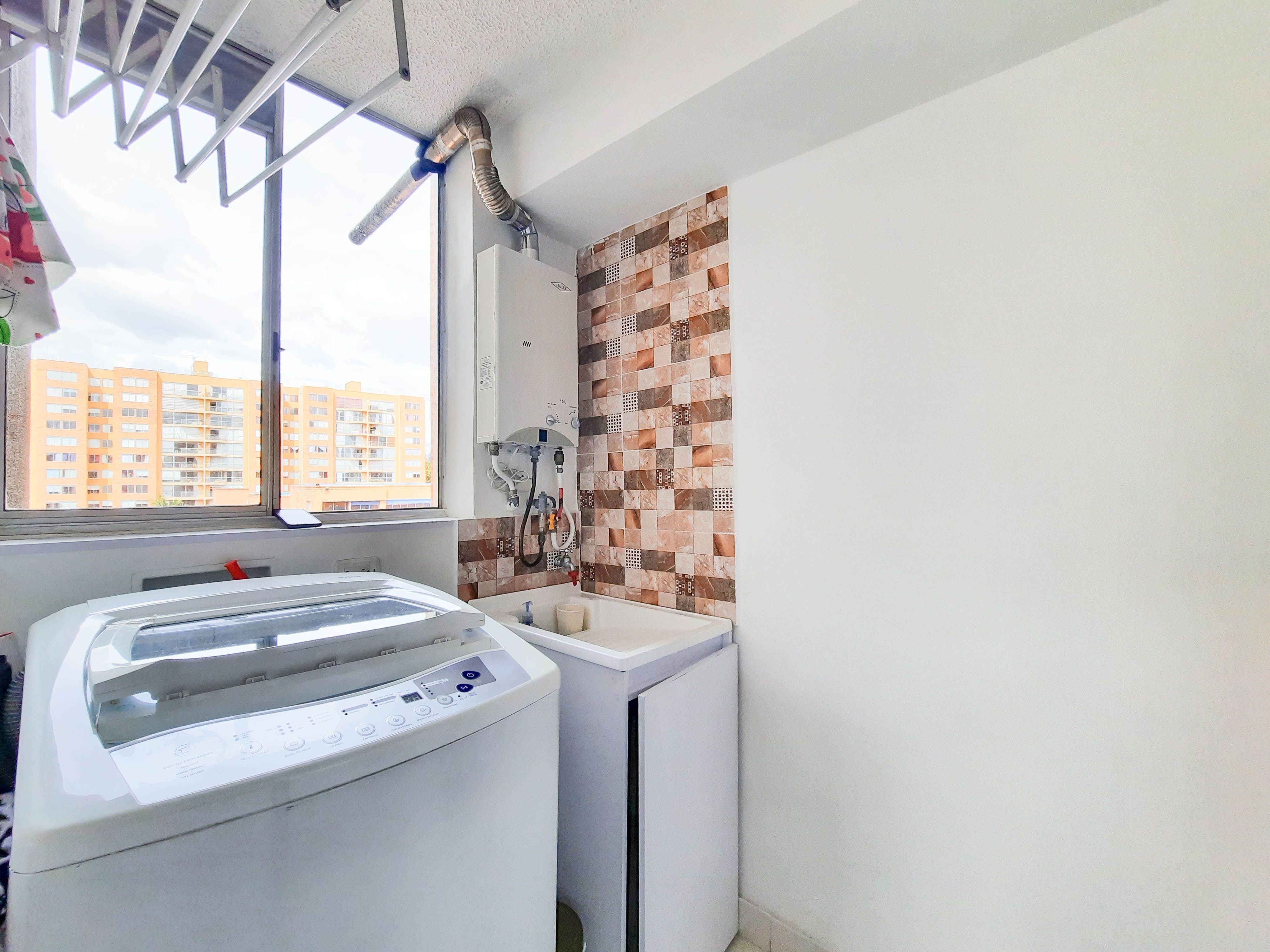 Apartamento en venta Cundinamarca Bogotá El Pino 50 m2 Habitaciones 2 Baños 2 Garajes 1 Precio $270000000