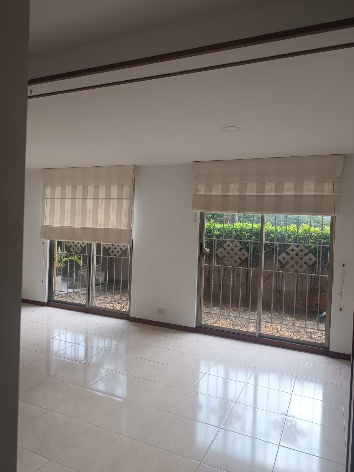 Casa en venta Valle Del Cauca Cali Prados Del Limonar 125 m2 Habitaciones 4 Baños 3 Garajes 0 Precio $485000000