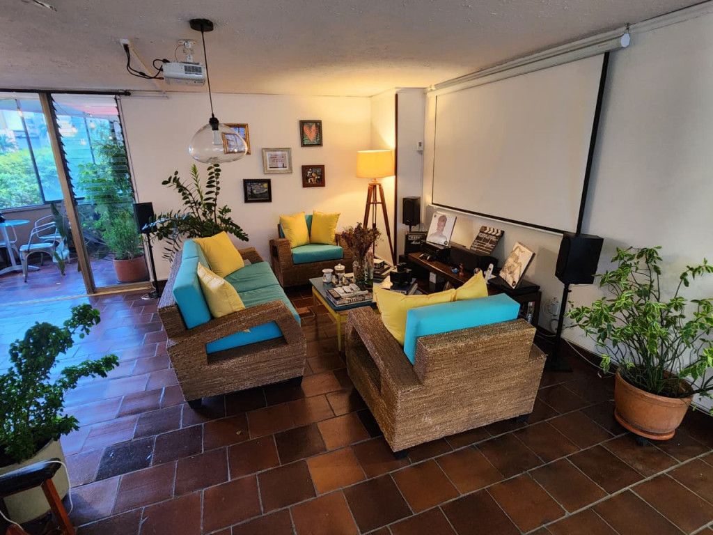 Apartamento en arriendo Valle Del Cauca Cali Sector Patio Bonito 200 m2 Habitaciones 3 Baños 4 Garajes 1 Precio $3500000