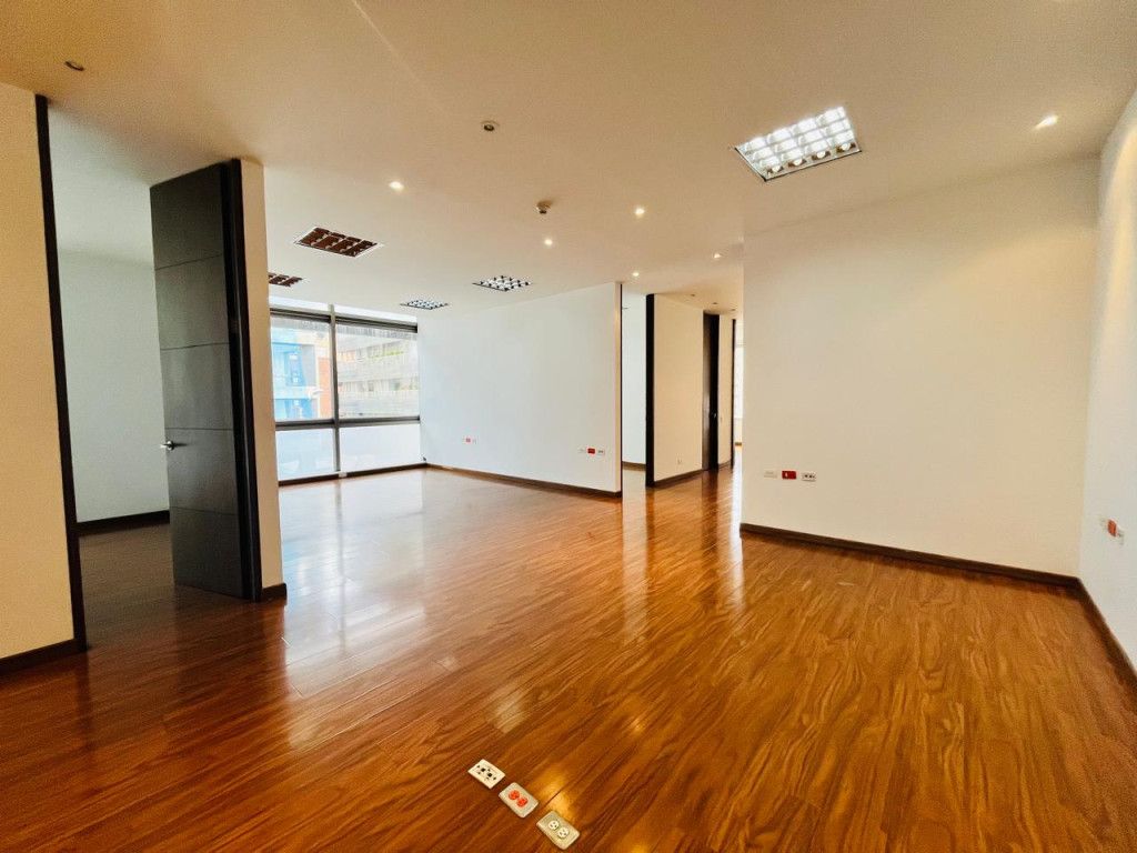 Oficina en venta Cundinamarca Bogotá Chico 123 m2 Habitaciones 0 Baños 1 Garajes 2 Precio $1451000000