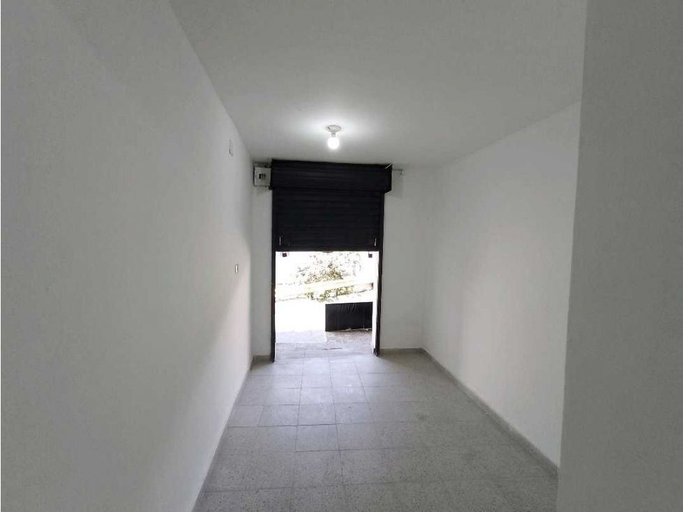 Local en arriendo Antioquia Medellín El Pinal 50 m2 Habitaciones 0 Baños 1 Garajes 0 Precio $1600000