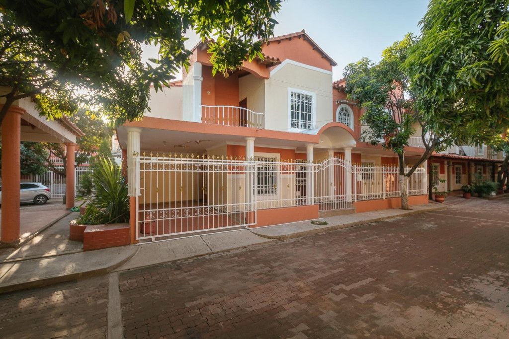 Casa en arriendo Magdalena Santa Marta San Pedro Alejandrino 84 m2 Habitaciones 3 Baños 4 Garajes 1 Precio $2000000