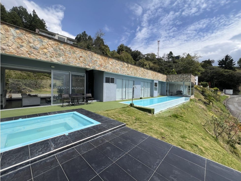 Casa Campestre en venta Antioquia Bello La Navarra 225 m2 Habitaciones 3 Baños 3 Garajes 3 Precio $1850000000