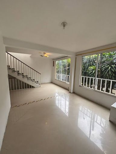 Apartamento en venta Antioquia Medellín Los Pinos 150 m2 Habitaciones 5 Baños 2 Garajes 0 Precio $680000000