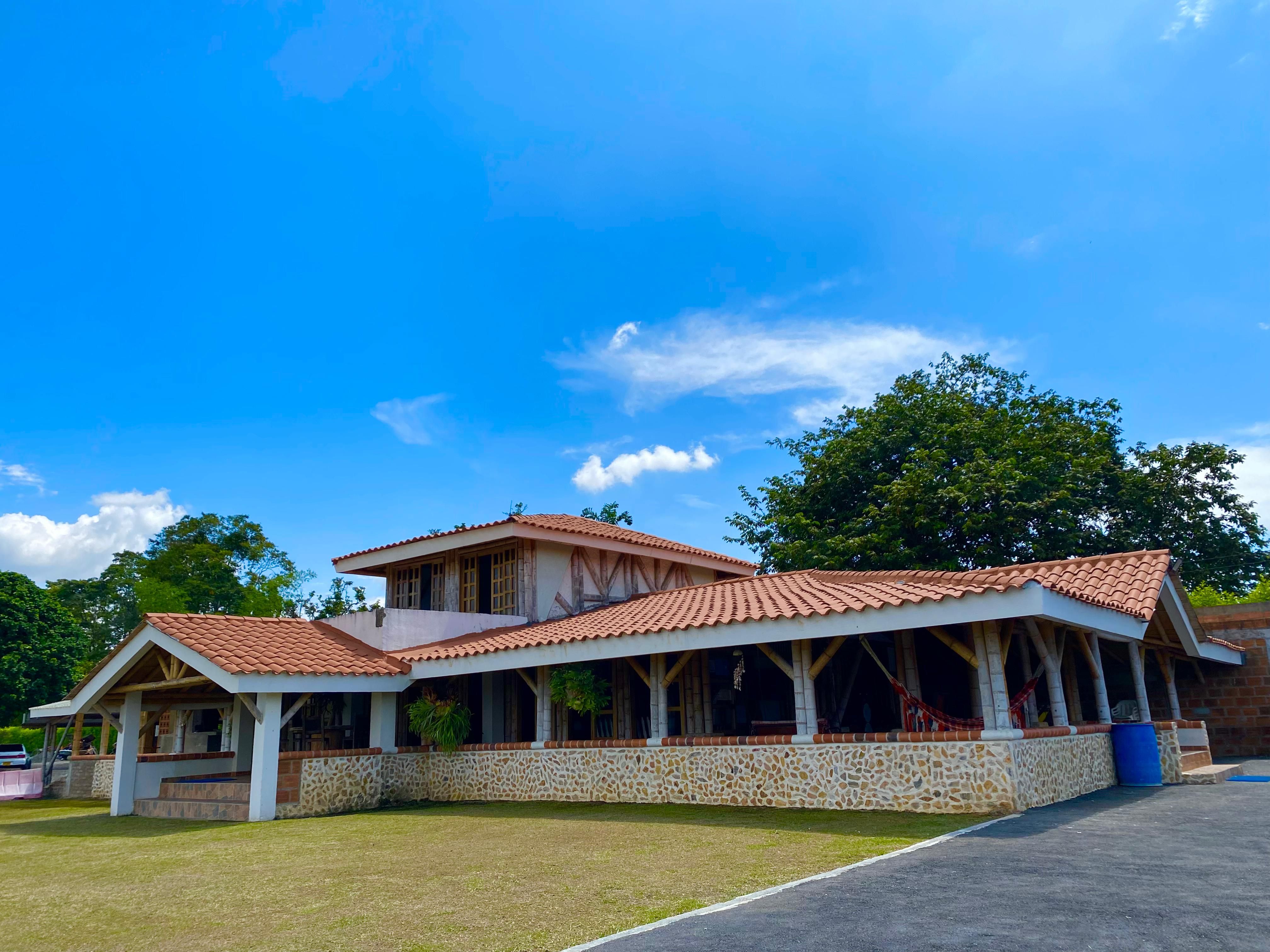 Finca en arriendo Risaralda Pereira Corregimiento Morelia 200 m2 Habitaciones 6 Baños 2 Garajes 6 Precio $1400000