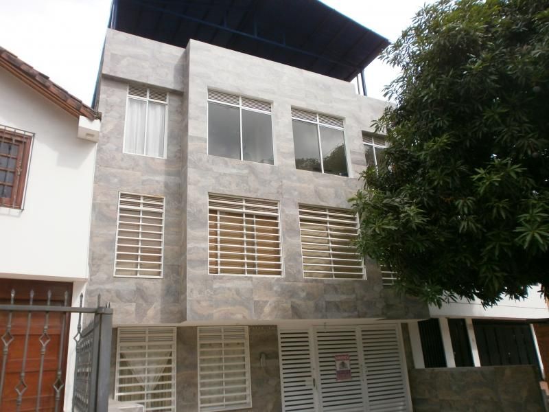 Apartaestudio en arriendo Valle Del Cauca Cali El Bosque 35 m2 Habitaciones 1 Baños 1 Garajes 0 Precio $980000