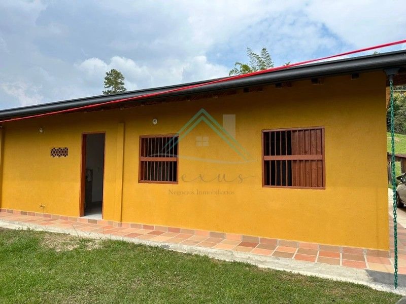 Finca en arriendo Antioquia Rionegro Cuatro Esquinas 120 m2 Habitaciones 3 Baños 2 Garajes 1 Precio $3200000