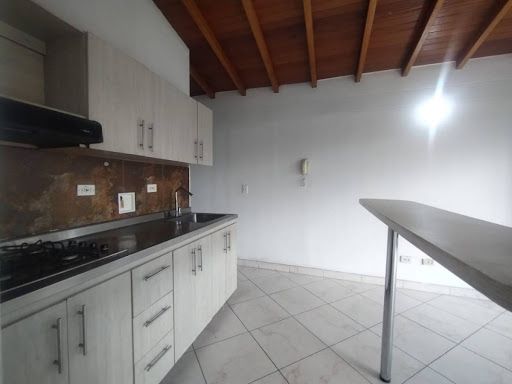 Apartamento en arriendo Antioquia Envigado La Sebastiana 73 m2 Habitaciones 3 Baños 1 Garajes 1 Precio $2200000