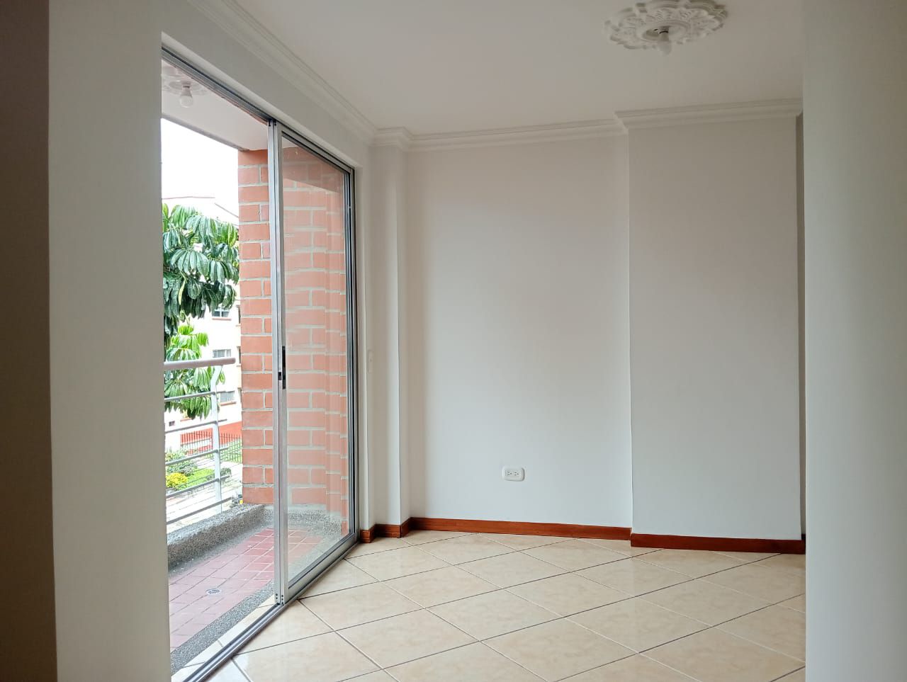 Apartamento en arriendo Antioquia Medellín Estadio 79 m2 Habitaciones 3 Baños 2 Garajes 1 Precio $3200000