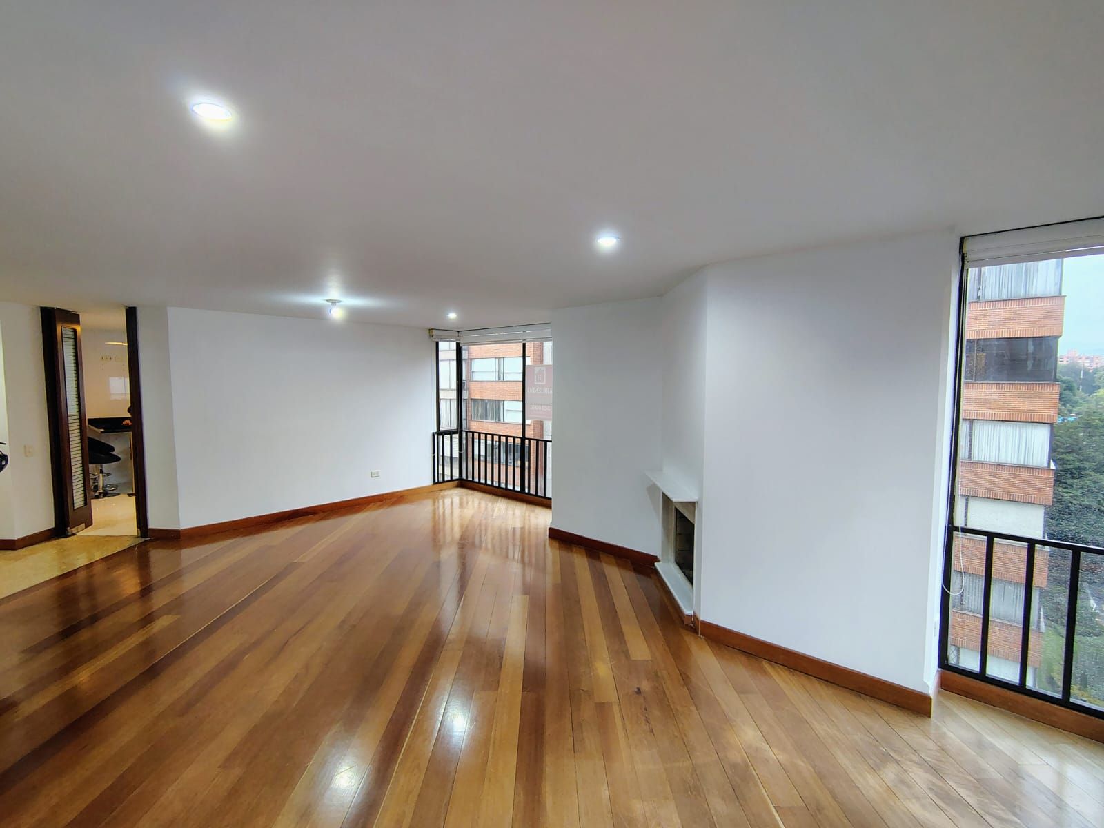 Apartamento en arriendo Cundinamarca Bogotá Santa Barbara Central 125 m2 Habitaciones 3 Baños 3 Garajes 2 Precio $5500000