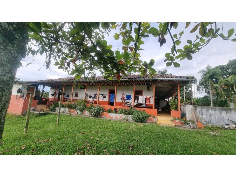 Finca en venta Quindío Armenia Armenia 300 m2 Habitaciones 4 Baños 1 Garajes 2 Precio $2400000000