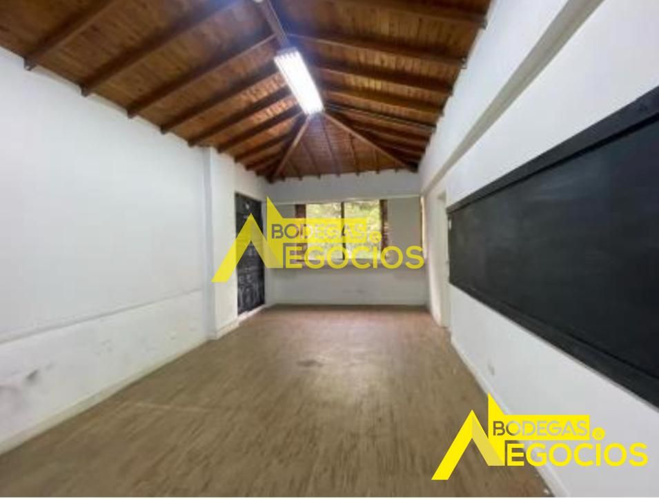 Bodega en arriendo Antioquia Medellín Villanueva 298 m2 Habitaciones 0 Baños 3 Garajes 0 Precio $11000000