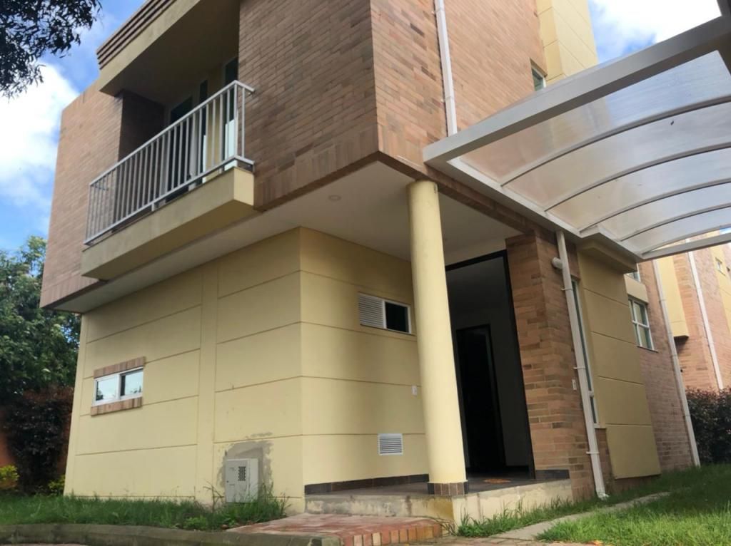 Casa en venta Cundinamarca Chía Chia 118 m2 Habitaciones 3 Baños 3 Garajes 2 Precio $650000000