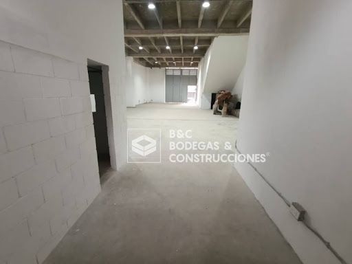 Bodega en arriendo Antioquia Medellín Enciso 215 m2 Habitaciones 0 Baños 2 Garajes 2 Precio $11500000