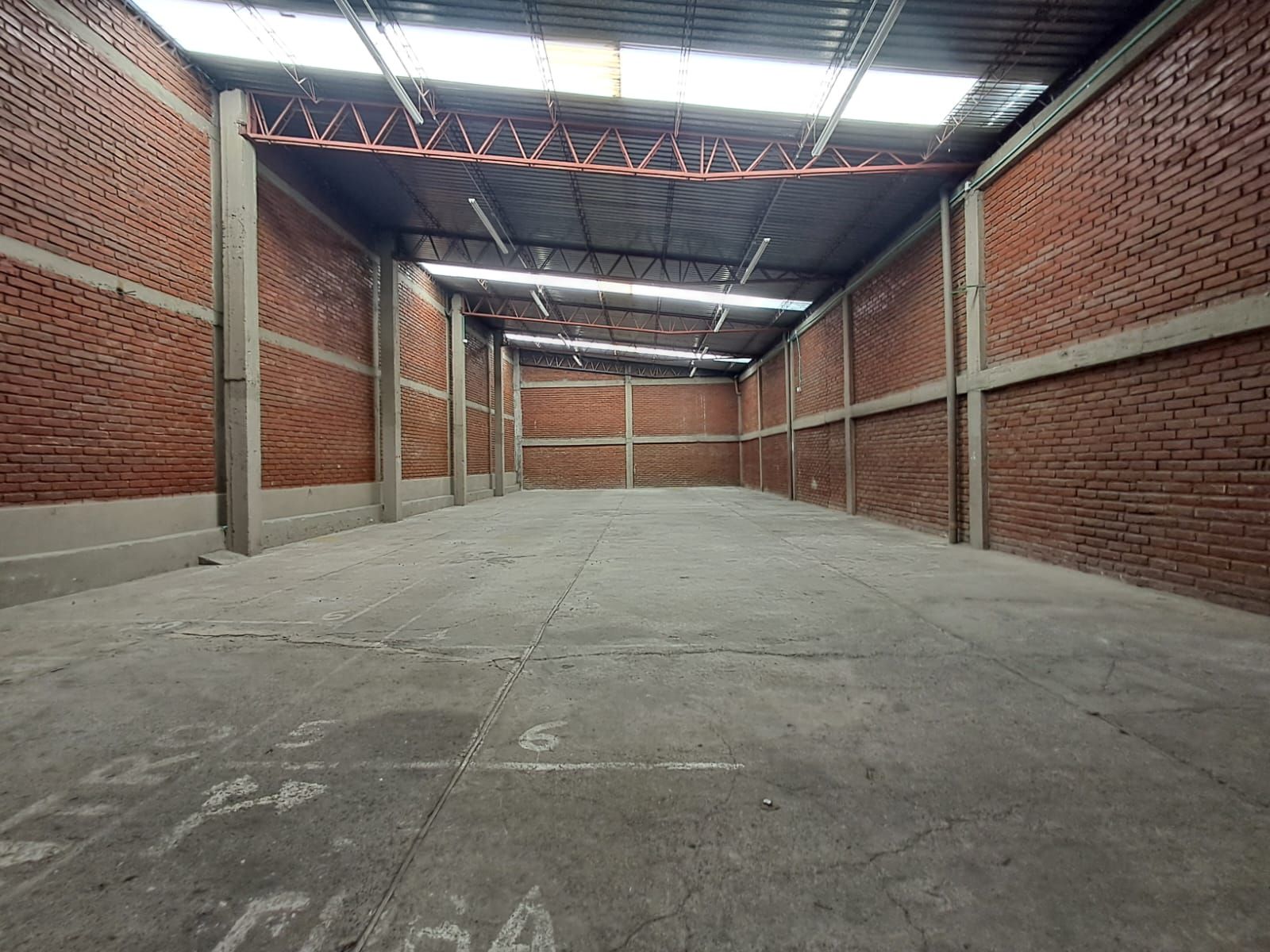 Bodega en arriendo Risaralda Dosquebradas Ub Limonar 455 m2 Habitaciones 0 Baños 2 Garajes 2 Precio $13700000