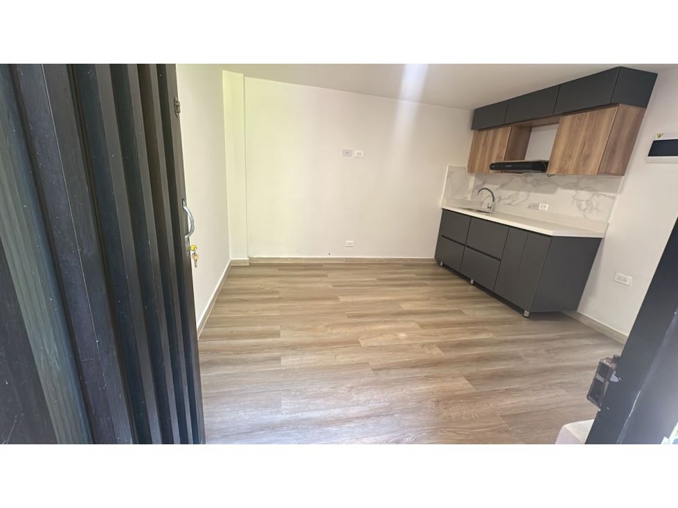 Local en arriendo Antioquia Medellín El Nogal- Los Almendros 15 m2 Habitaciones 0 Baños 1 Garajes 0 Precio $1100000