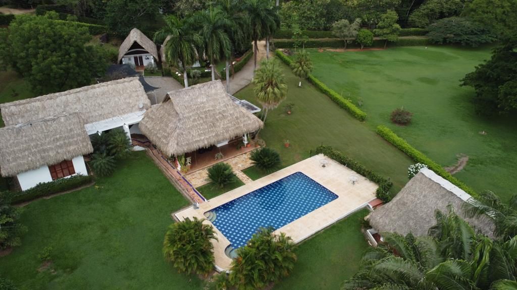 Finca en venta Cundinamarca Nilo Nilo 750 m2 Habitaciones 8 Baños 8 Garajes 6 Precio $1500000000