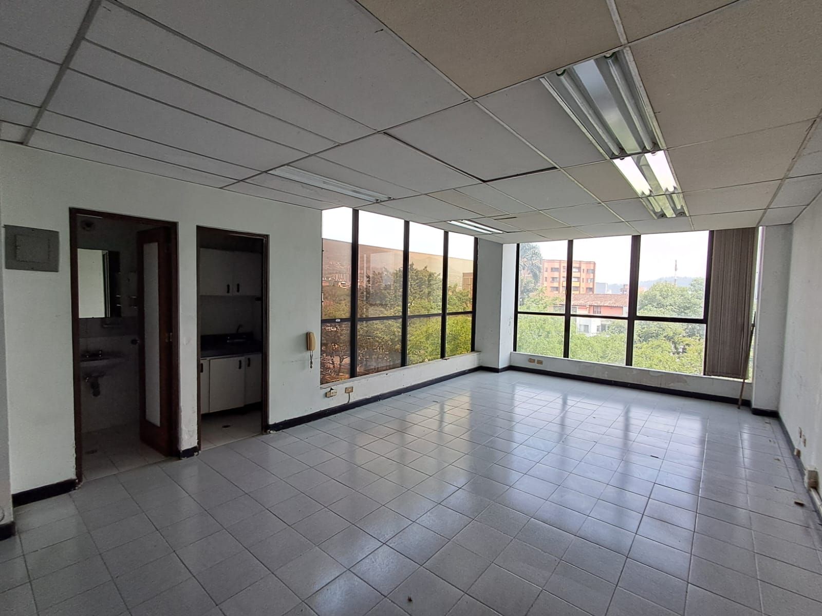 Oficina en arriendo Antioquia Medellín Lorena 36 m2 Habitaciones 0 Baños 1 Garajes 1 Precio $1800000