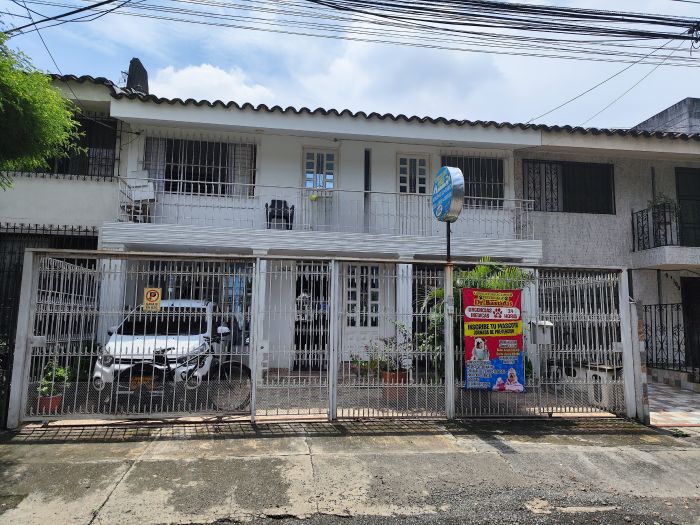 Casa en venta Valle Del Cauca Cali Cañaveralejo - Seguros Patria 300 m2 Habitaciones 8 Baños 8 Garajes 1 Precio $798000000