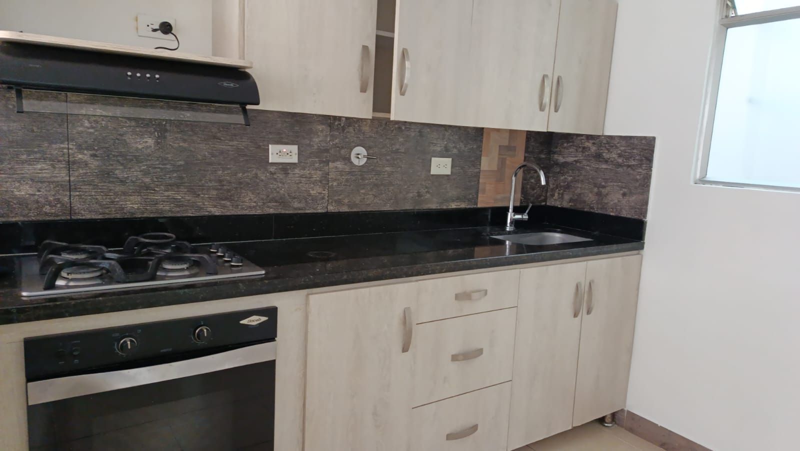 Apartamento en arriendo Antioquia Medellín Cucaracho 110 m2 Habitaciones 4 Baños 2 Garajes 0 Precio $1900000