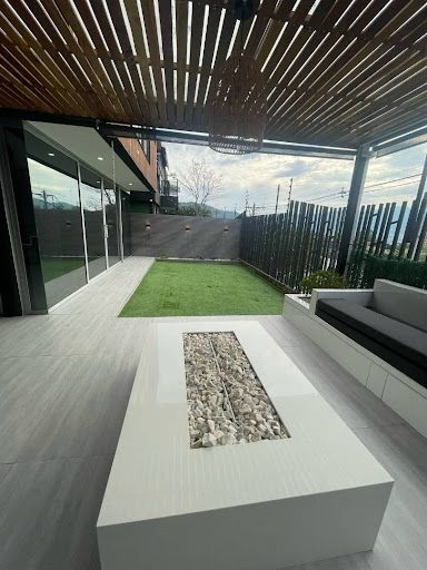 Casa Campestre en arriendo Antioquia Envigado Zúñiga 200 m2 Habitaciones 4 Baños 6 Garajes 4 Precio $16000000