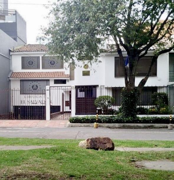 Casa en arriendo Cundinamarca Bogotá Santa Barbara Central 700 m2 Habitaciones 4 Baños 5 Garajes 4 Precio $15000000