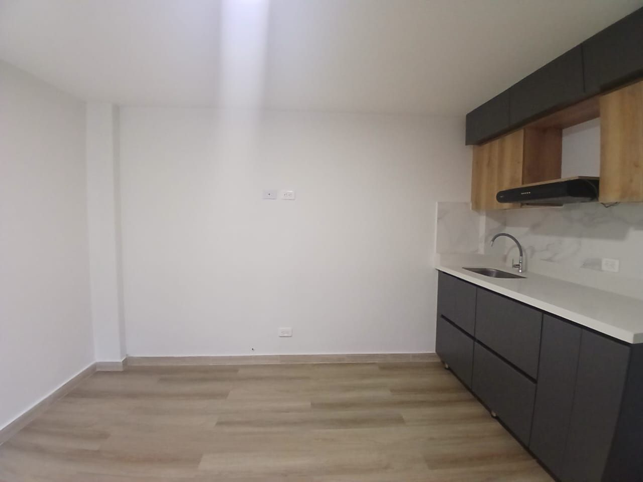 Apartaestudio en arriendo Antioquia Medellín El Nogal- Los Almendros 18 m2 Habitaciones 0 Baños 1 Garajes 0 Precio $1100000