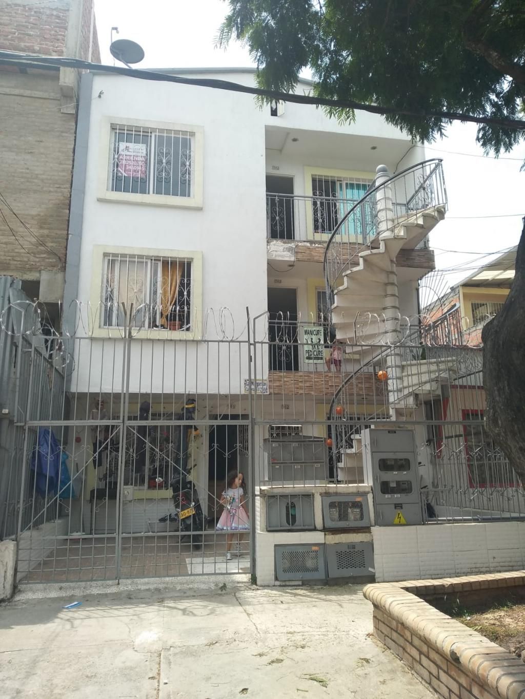 Apartamento en arriendo Valle Del Cauca Cali Aguablanca 50 m2 Habitaciones 3 Baños 2 Garajes 0 Precio $750000