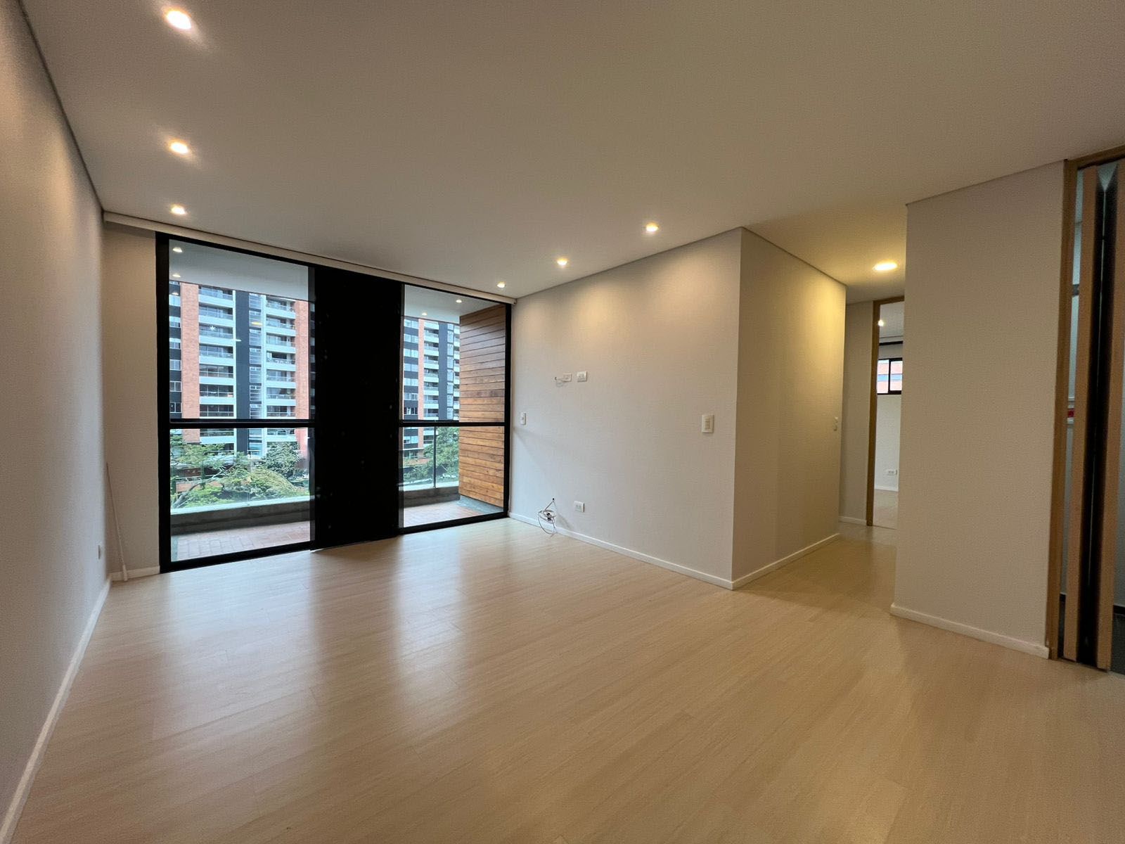 Apartamento en arriendo Antioquia Medellín Loma De Las Brujas 74 m2 Habitaciones 2 Baños 2 Garajes 2 Precio $3750000