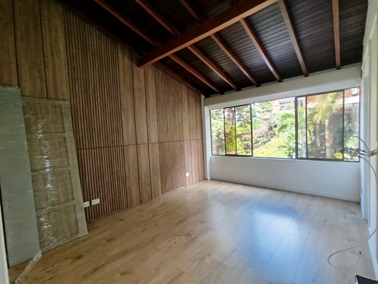 Casa en arriendo Antioquia Envigado Loma Del Atravesado 200 m2 Habitaciones 3 Baños 5 Garajes 2 Precio $11500000