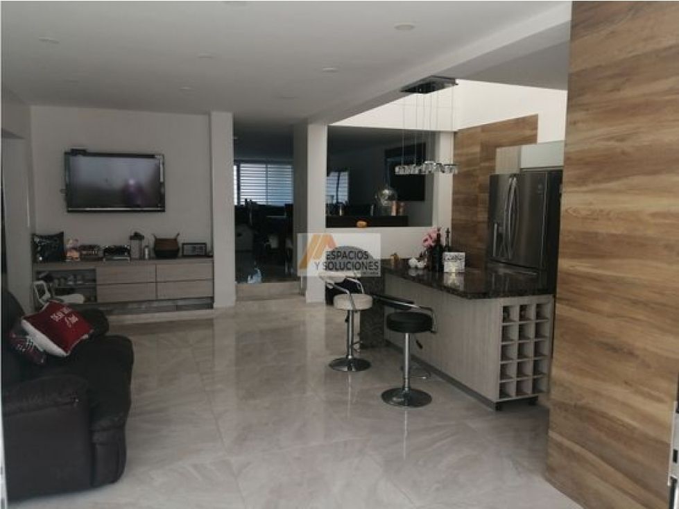 Casa en venta Santander Bucaramanga Villa Claudia 310 m2 Habitaciones 7 Baños 3 Garajes 2 Precio $980000000