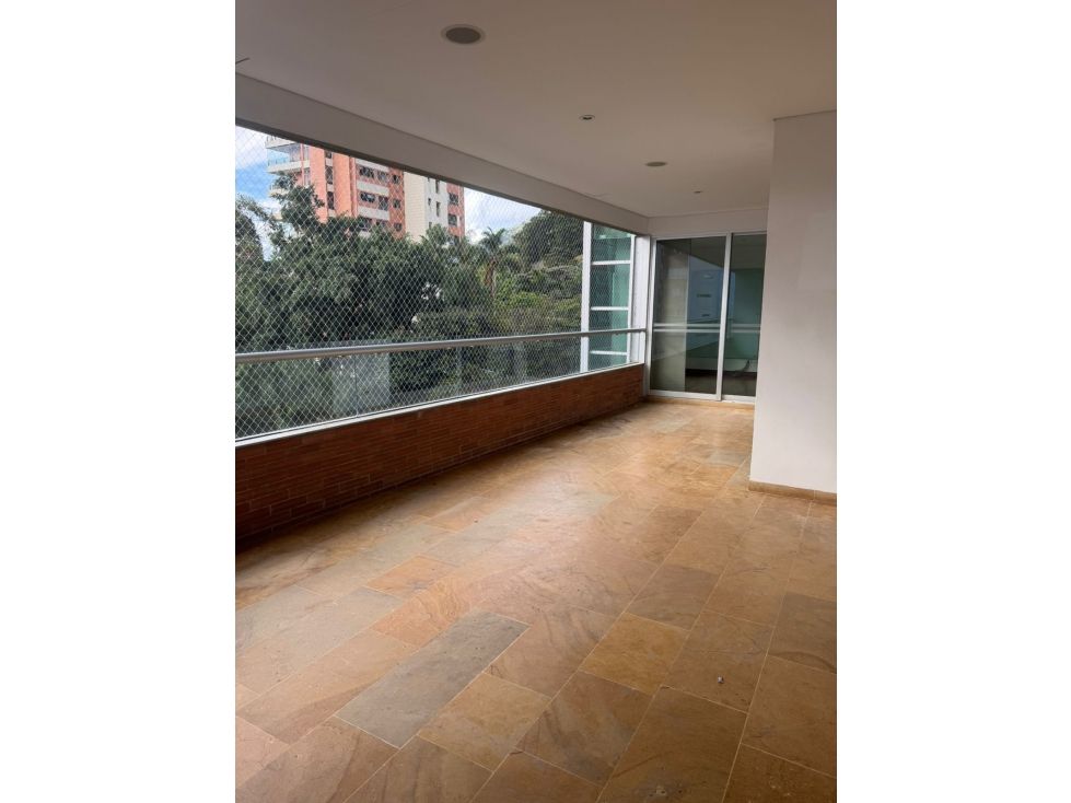 Apartamento en arriendo o venta Antioquia Medellín Los Naranjos 272 m2 Habitaciones 3 Baños 4 Garajes 3 Precio venta $2380000000 Precio arriendo $16862000