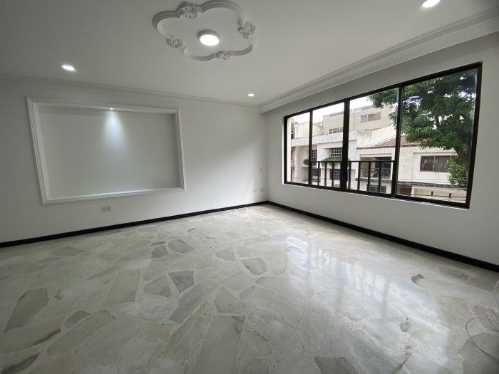 Apartamento en arriendo Valle Del Cauca Cali El Ingenio 154 m2 Habitaciones 4 Baños 5 Garajes 1 Precio $3000000