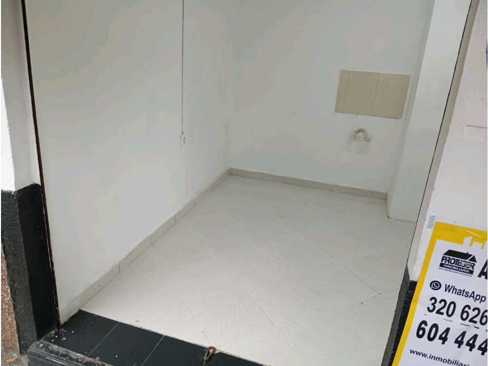 Local en arriendo Antioquia Envigado San José 13 m2 Habitaciones 0 Baños 1 Garajes 0 Precio $950000