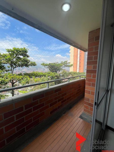 Apartamento en arriendo Antioquia Envigado Cascuña 90 m2 Habitaciones 3 Baños 2 Garajes 1 Precio $3300000