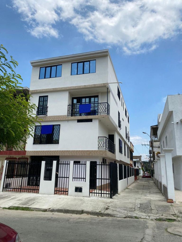 Apartamento en arriendo Valle Del Cauca Cali Los Andes B - La Riviera 87 m2 Habitaciones 3 Baños 2 Garajes 0 Precio $1300000