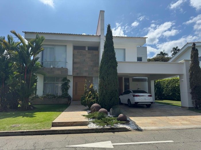 Casa en arriendo Valle Del Cauca Cali Nn 450 m2 Habitaciones 4 Baños 7 Garajes 5 Precio $16000000