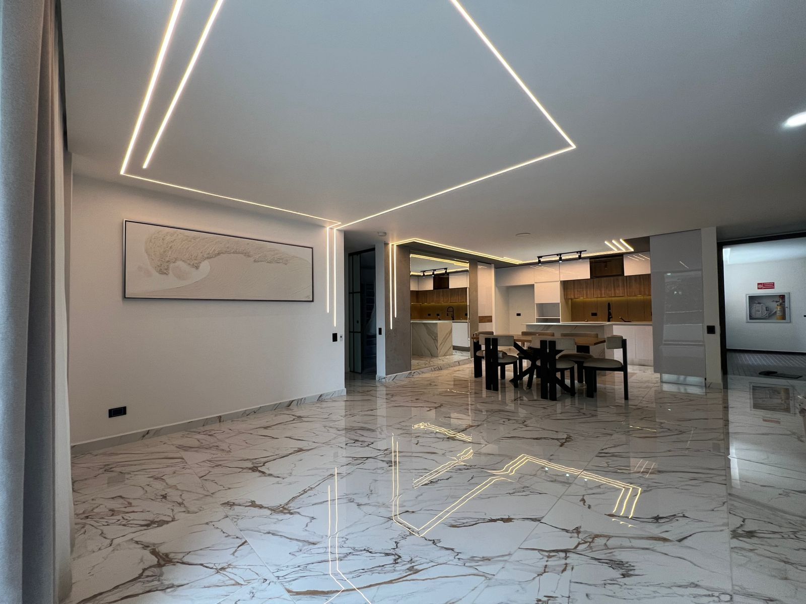 Apartamento en arriendo Antioquia Envigado Loma De Las Brujas 240 m2 Habitaciones 4 Baños 4 Garajes 3 Precio $12200000