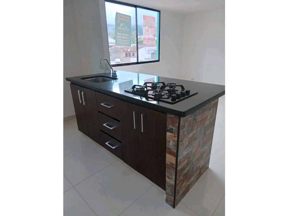 Apartamento en arriendo Antioquia Medellín Prado 65 m2 Habitaciones 2 Baños 2 Garajes 1 Precio $2300000