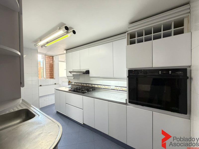 Apartamento en arriendo o venta Antioquia Medellín Las Acacias 170 m2 Habitaciones 4 Baños 4 Garajes 2 Precio venta $859000000 Precio arriendo $5499000