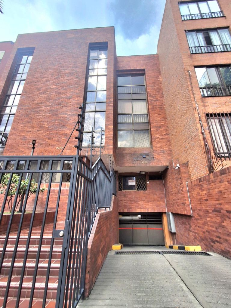 Apartamento en arriendo Valle Del Cauca Cali Prados Del Norte 100 m2 Habitaciones 3 Baños 2 Garajes 1 Precio $2300000