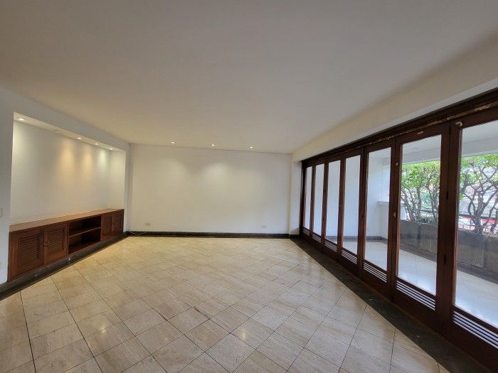 Apartamento en venta Valle Del Cauca Cali Santa Rita 227 m2 Habitaciones 3 Baños 4 Garajes 2 Precio $750000000