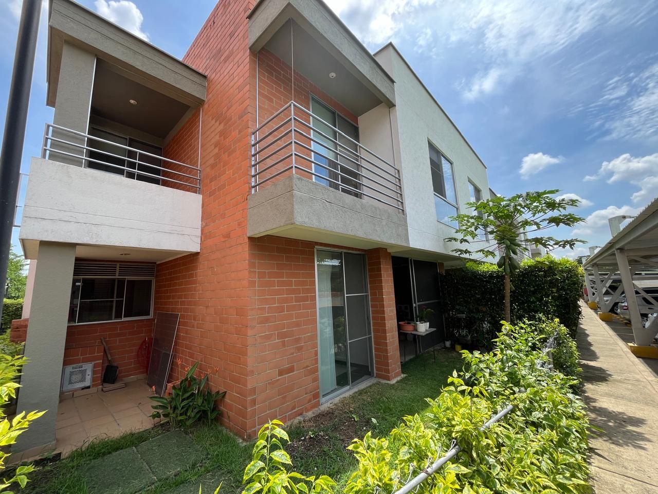 Casa en venta Valle Del Cauca Cali Parcelaciones Pance 260 m2 Habitaciones 3 Baños 5 Garajes 2 Precio $720000000
